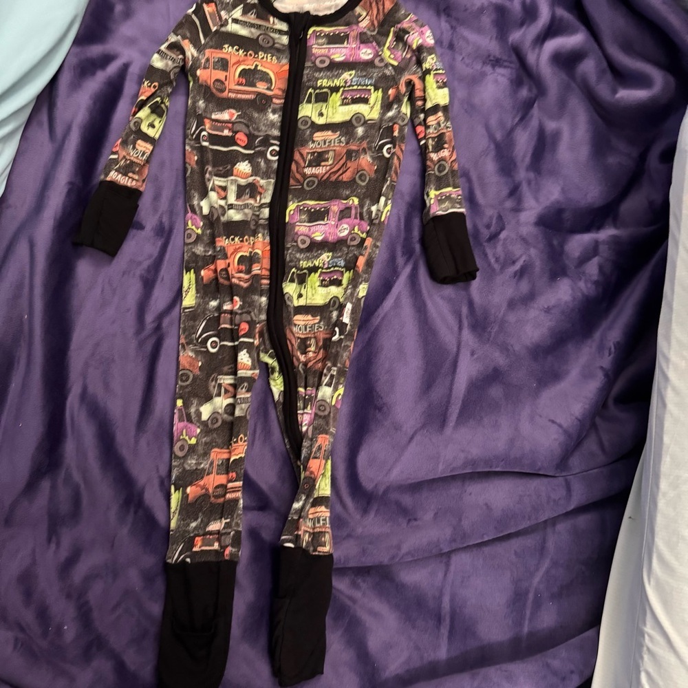 Fletch Convertible Halloween PJs size 12-18 mos VGUC